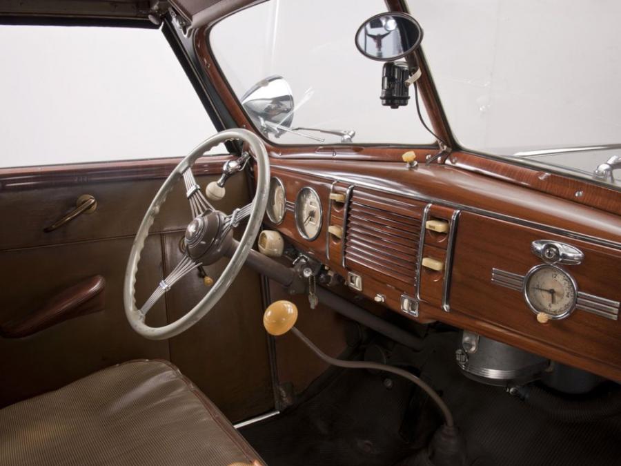  Ford V8 Deluxe Convertible Coupe 1939 года  (фото 12 из 12)